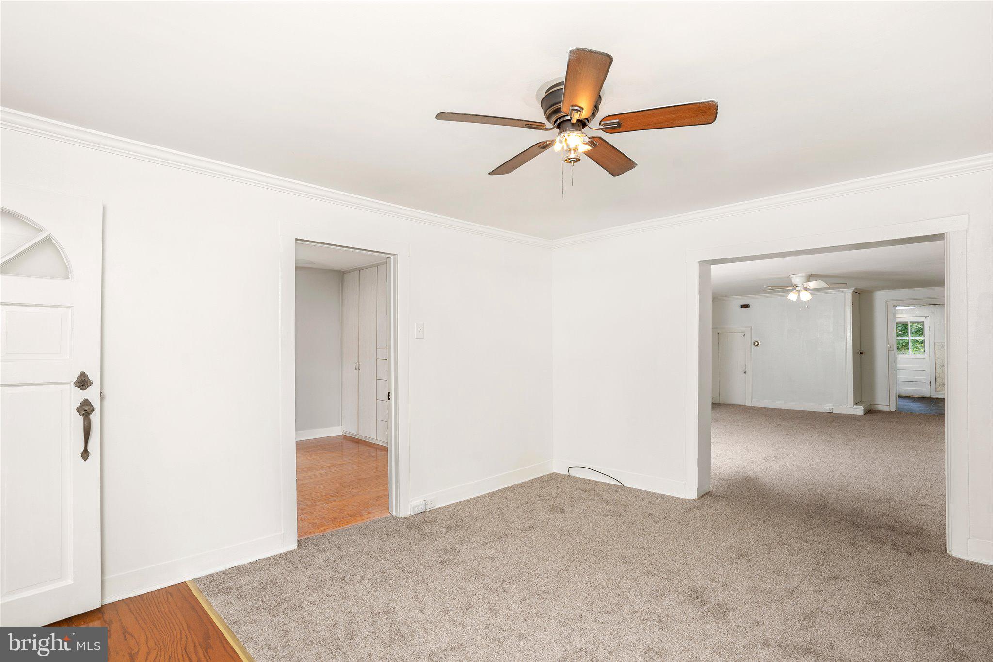 149 Reeves Avenue Hamilton, NJ 08610 - Photo 5 of 26 Living Room