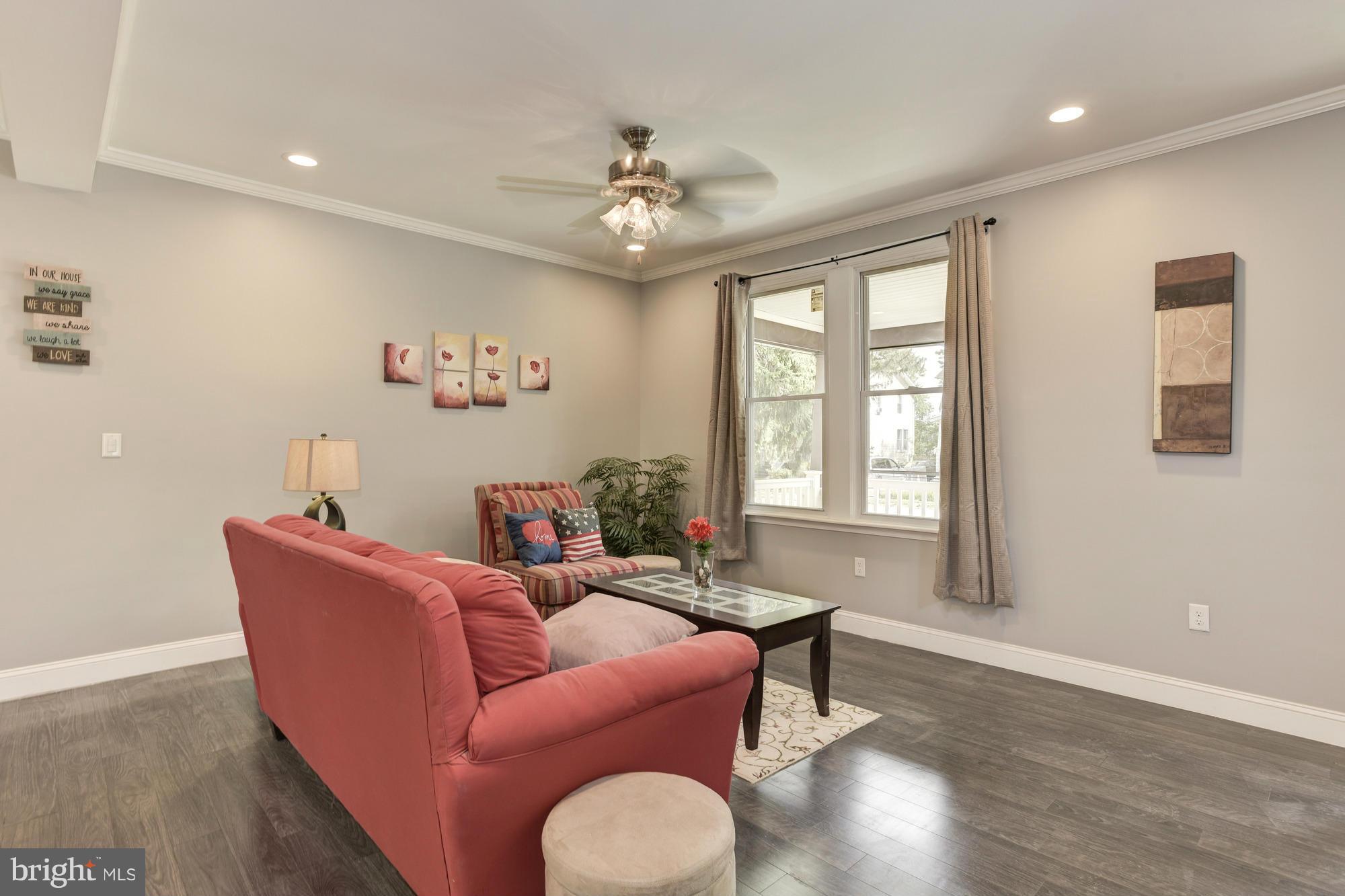 626 Tunbridge Road Baltimore, MD 21212 - Photo 11 of 25 Living Room
