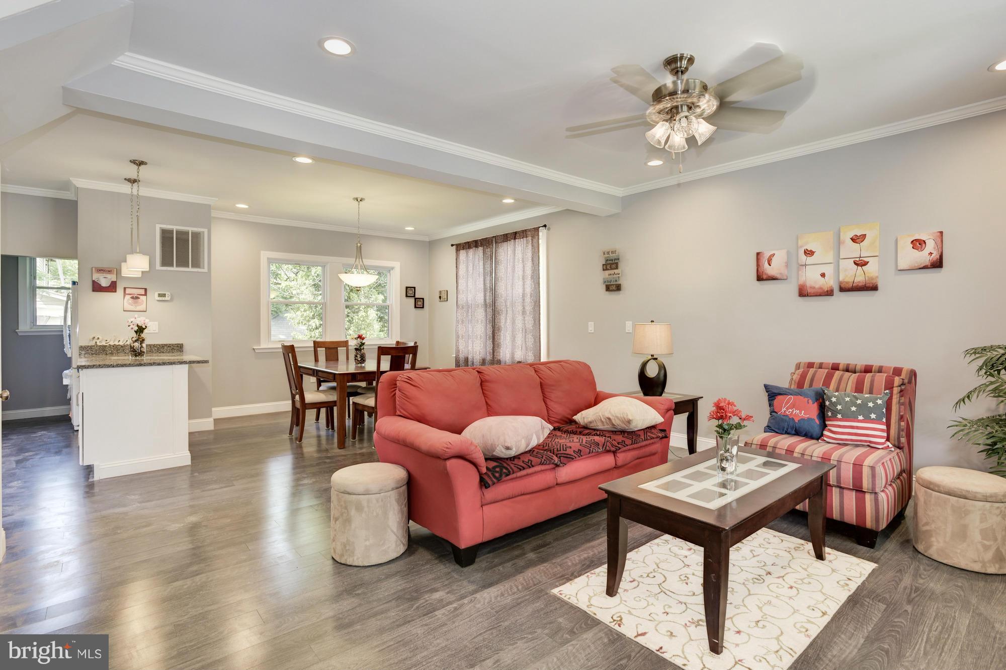 626 Tunbridge Road Baltimore, MD 21212 - Photo 10 of 25 Living Room