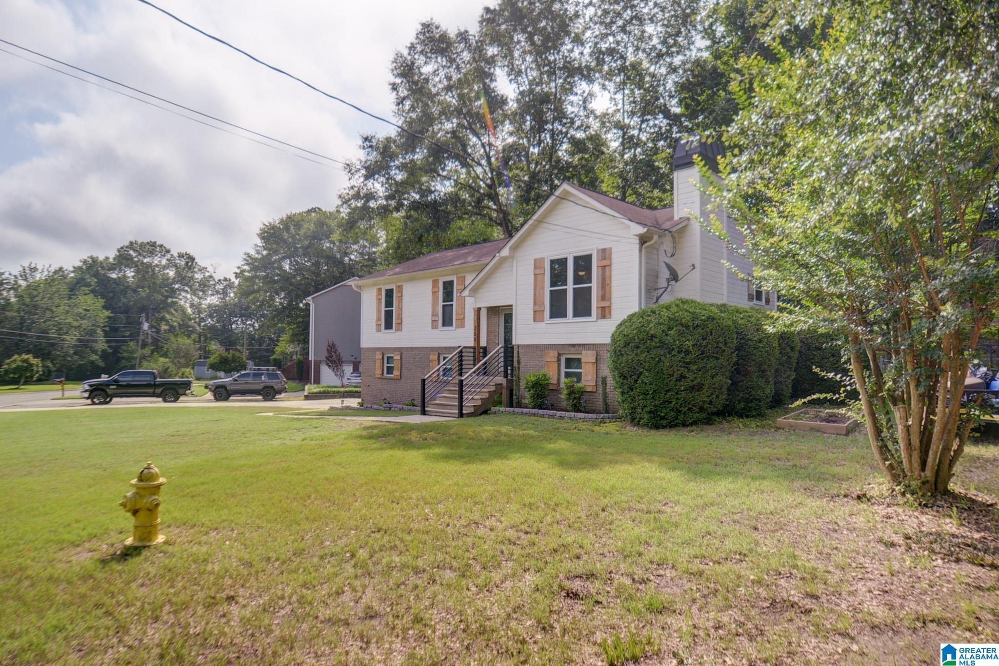 204 Shalimar Circle Alabaster, AL 35007 - Photo 2 of 50