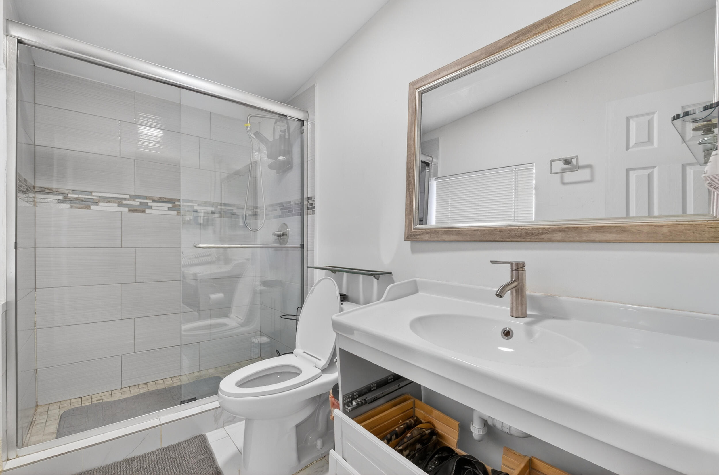 726 Phippen Waiters Road Dania Beach, FL 33004 - Photo 14 of 19 cmmedia-24