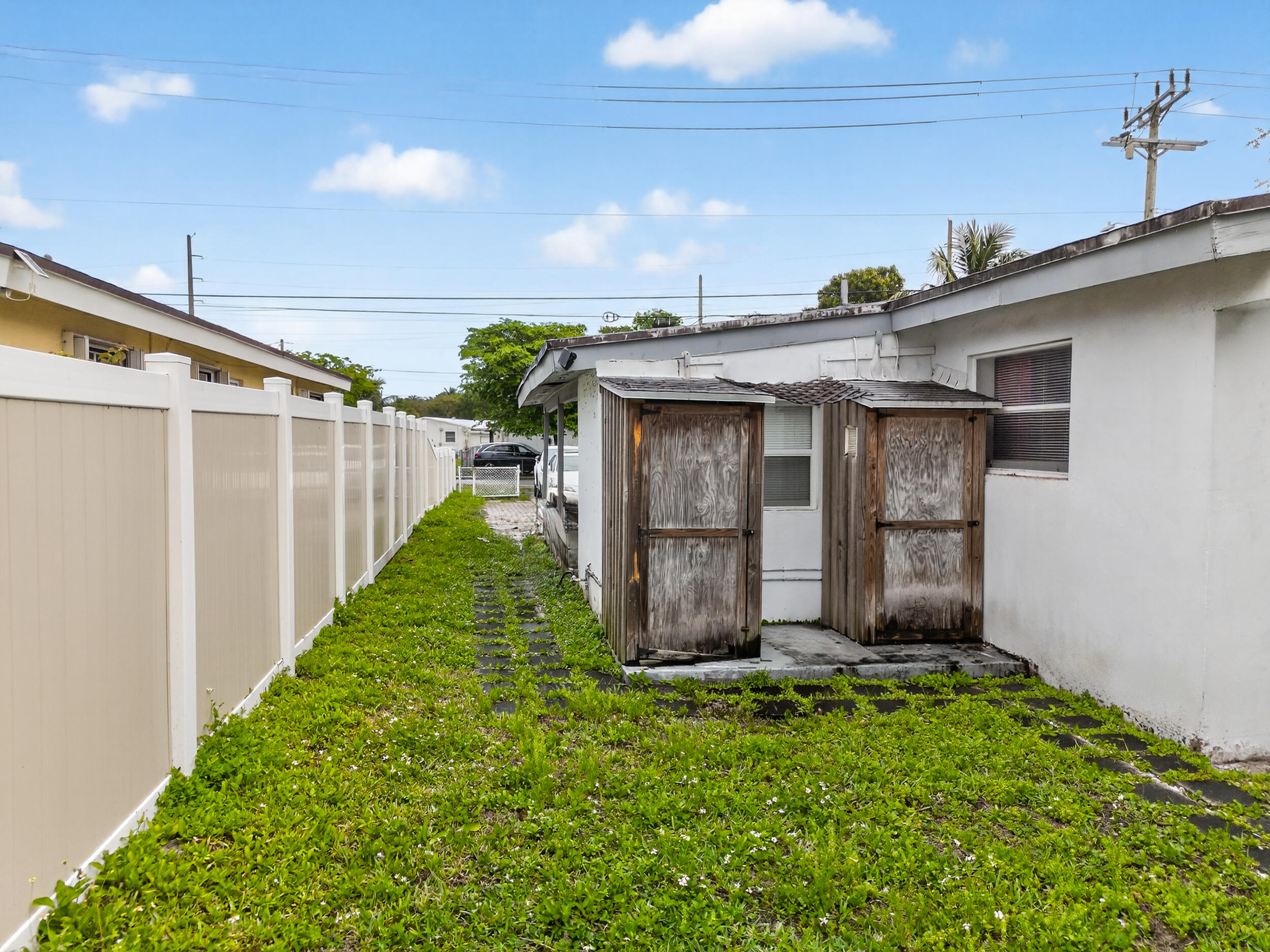 726 Phippen Waiters Road Dania Beach, FL 33004 - Photo 6 of 19 cmmedia-13