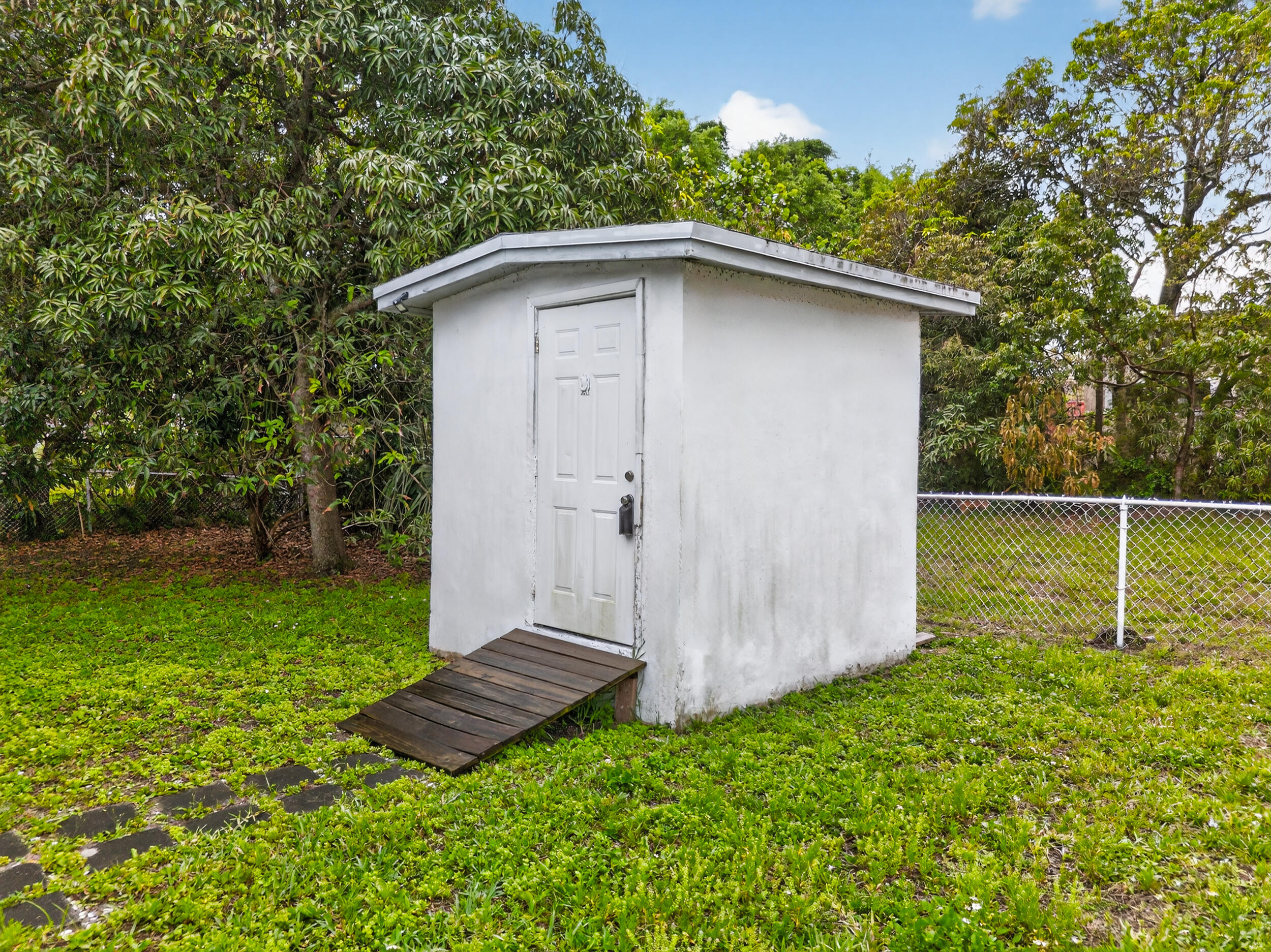 726 Phippen Waiters Road Dania Beach, FL 33004 - Photo 7 of 19 cmmedia-14