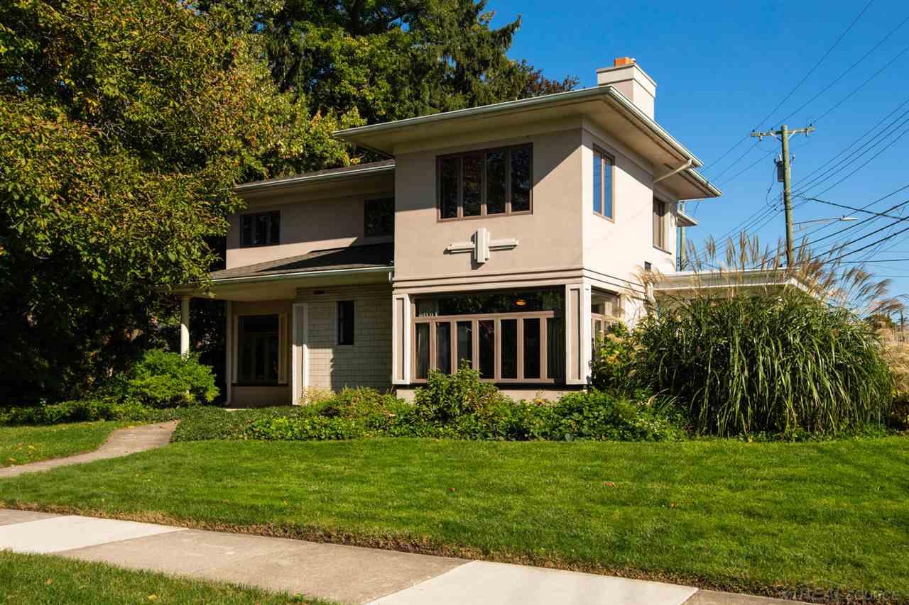 1600 Prestwick Road Grosse Pointe Woods, MI 48236 - Photo 1 of 21