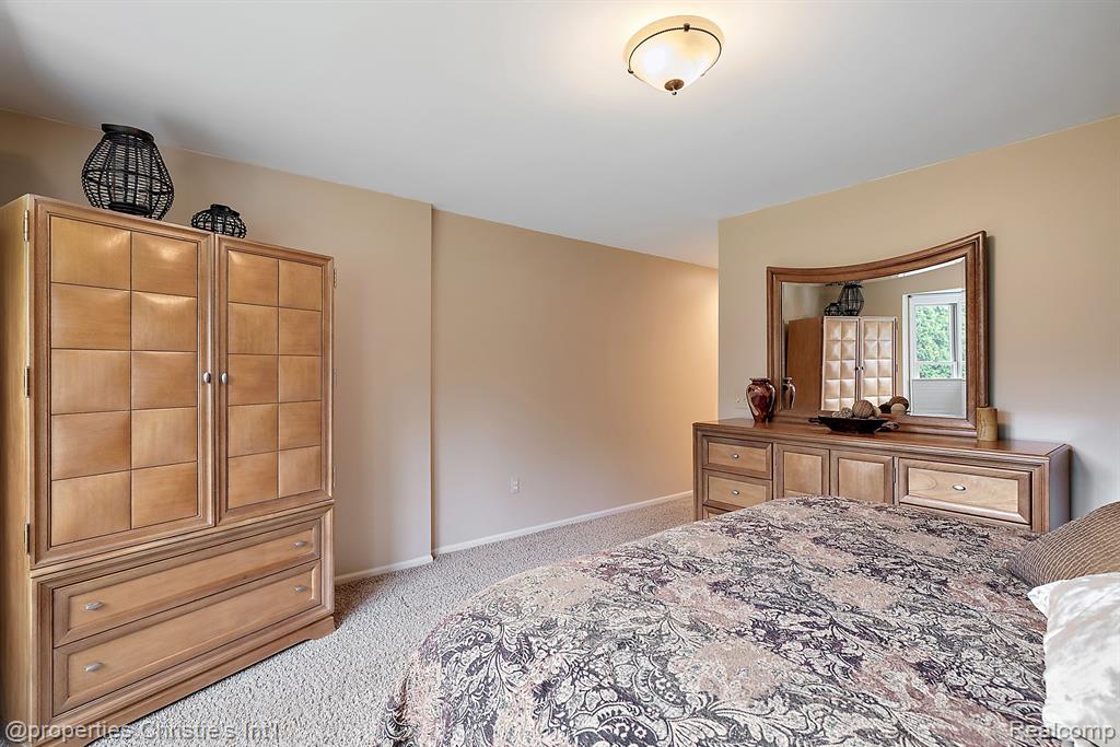 3654 McComb Drive Rochester Hills, MI 48307 - Photo 35 of 49