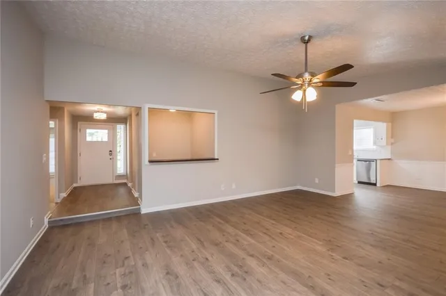 $347,500 | 3240 Trotters Walk Circle, Snellville, GA 30078