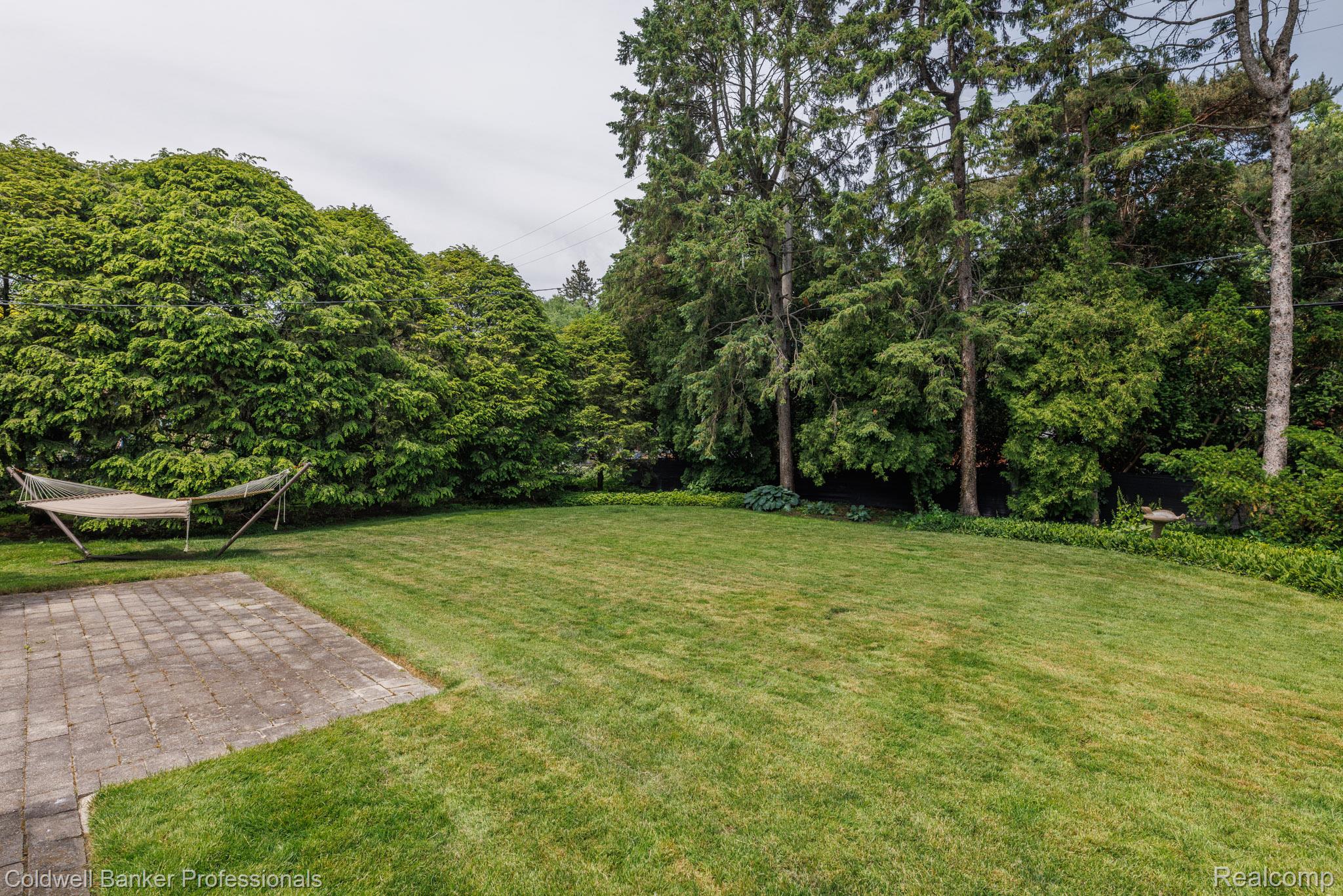 1018 Harvard Road Grosse Pointe, MI 48230 - Photo 40 of 40 Yard