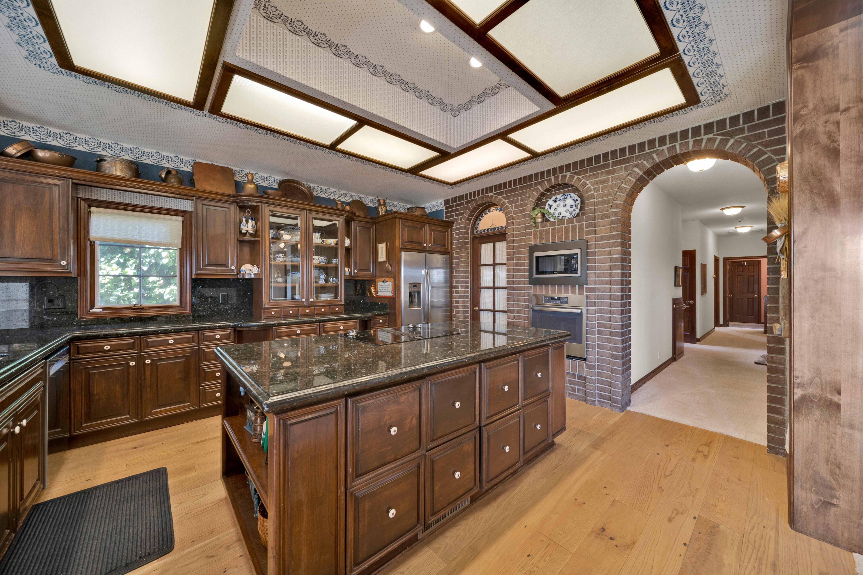 1744 Bechelli Lane Redding, CA 96002 - Photo 15 of 33 Ken Murray, Realtor