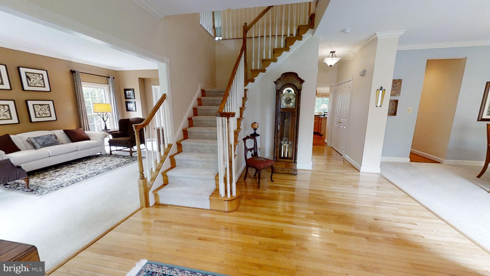 20627 Cutwater Place Sterling, VA 20165 - Photo 2 of 35 ELEGANT 2 STORY FOYER