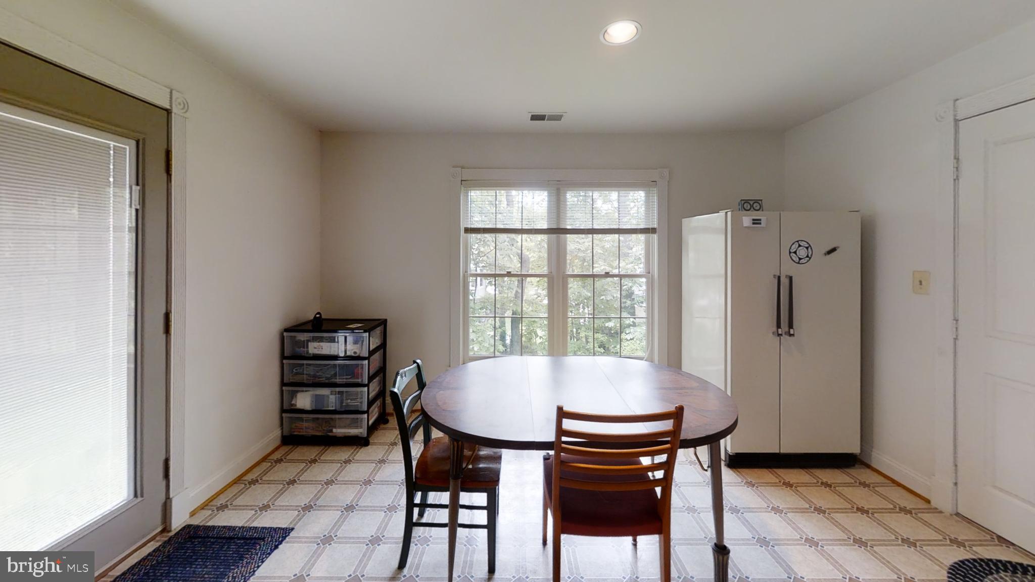 20627 Cutwater Place Sterling, VA 20165 - Photo 34 of 35 PERFECT KITCHENETTE - WALK OUT BASEMENT