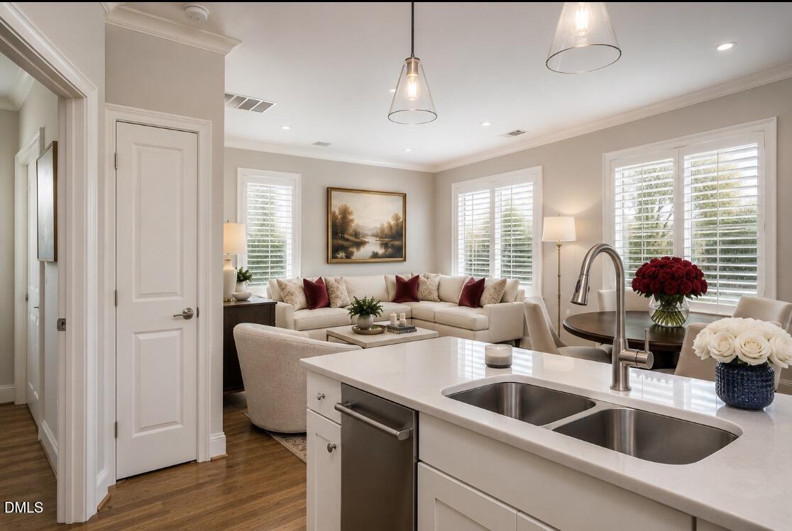 607 Smedes Place, Unit B Raleigh, NC 27605 - Photo 8 of 22 living