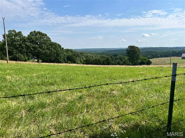 $295,000 | 18549 State Road, Richland, MO 65556