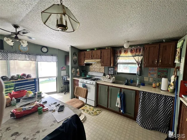 $295,000 | 18549 State Road, Richland, MO 65556