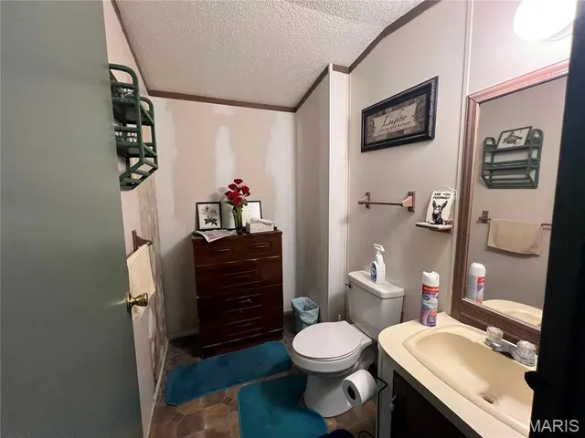 $295,000 | 18549 State Road, Richland, MO 65556