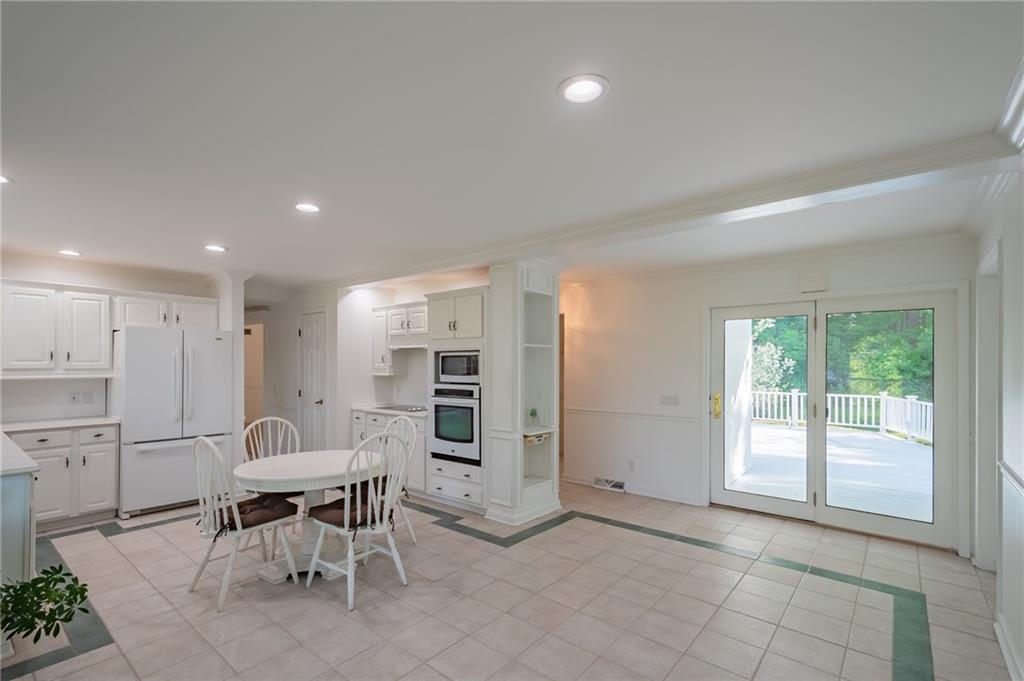 5232 Middle Road Gibsonia, PA 15044 - Photo 7 of 25 Gallery Image 7