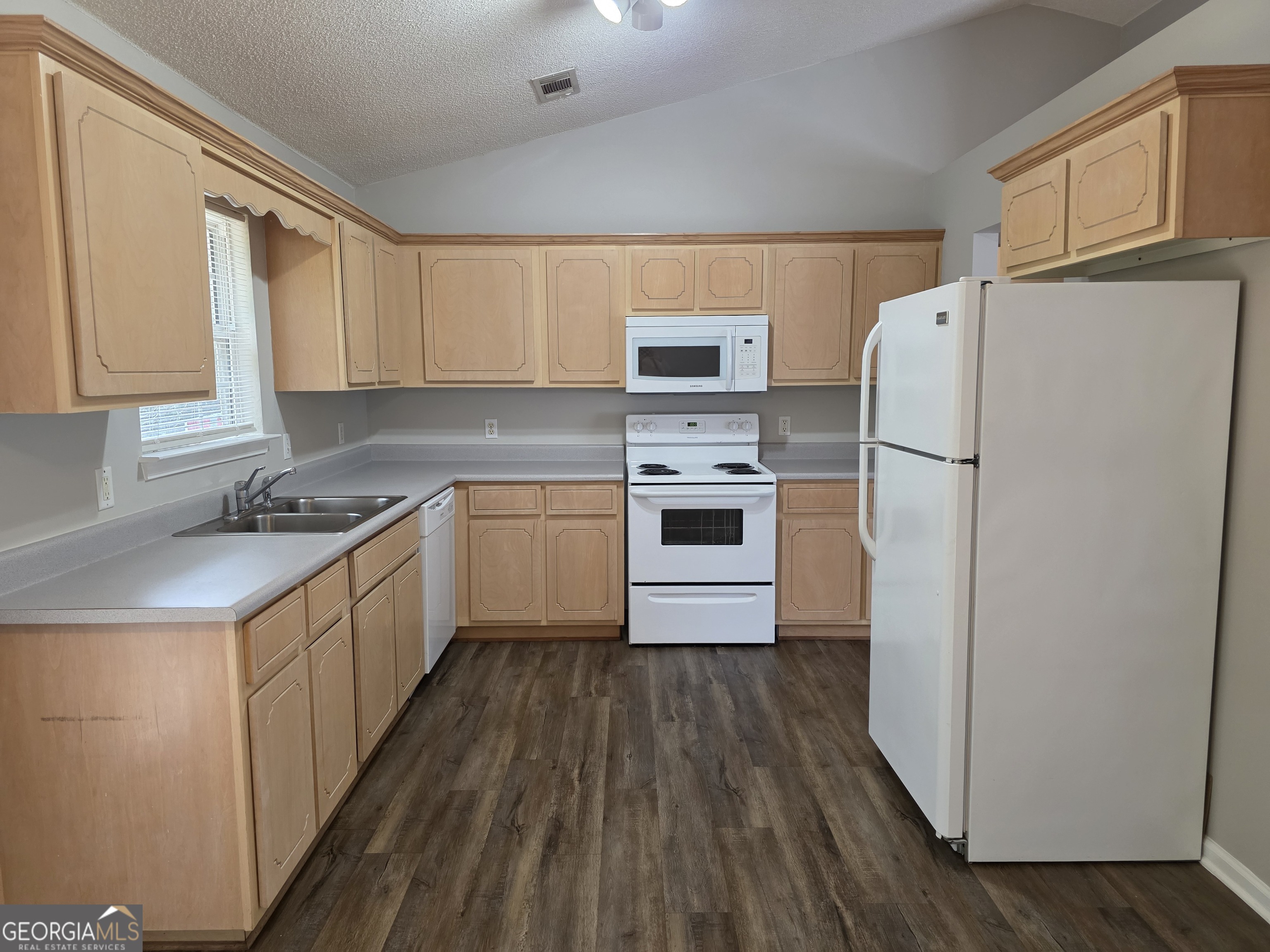 200 Deer Road Springfield, GA 31329 - Photo 4 of 20