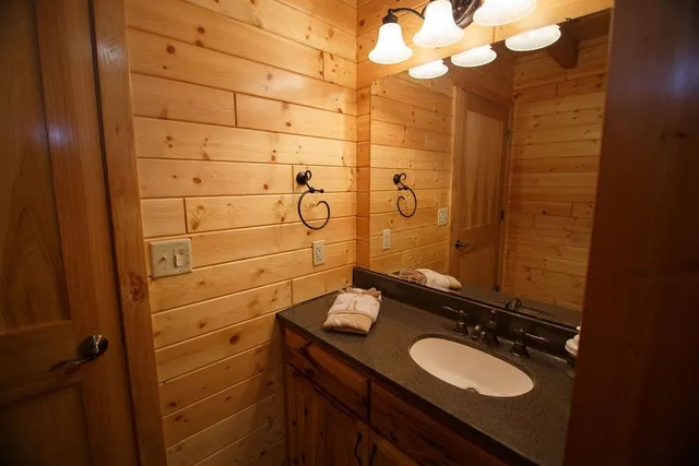 $650,000 | N7731 Wanlass Road, Mindoro, WI 54644