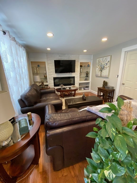 21 Fortune Road Woburn, MA 01801 - Photo 9 of 28