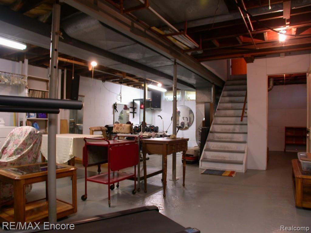 60 Crescent Road Waterford, MI 48327 - Photo 57 of 64 DSCN3295.jpg