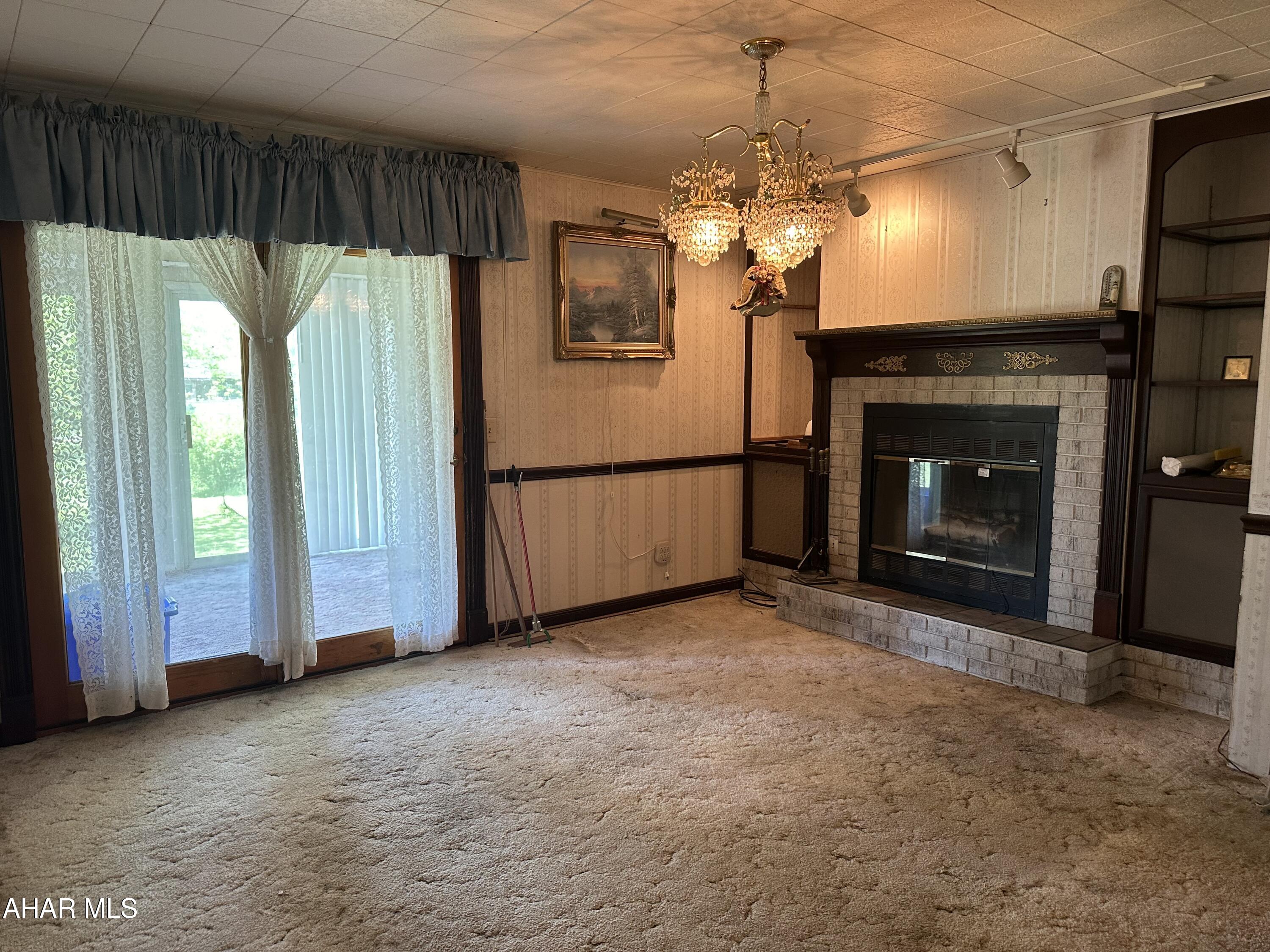 1562 West Loop Road Hollidaysburg, PA 16648 - Photo 7 of 30