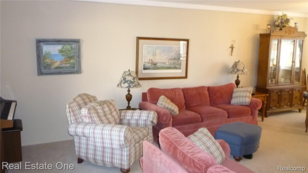 7477 Kingsbridge Road Canton, MI 48187 - Photo 12 of 21 P1050952.JPG