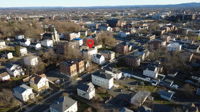 $1,450 | 247 Washington Street, Unit 3S, New Britain, CT 06051