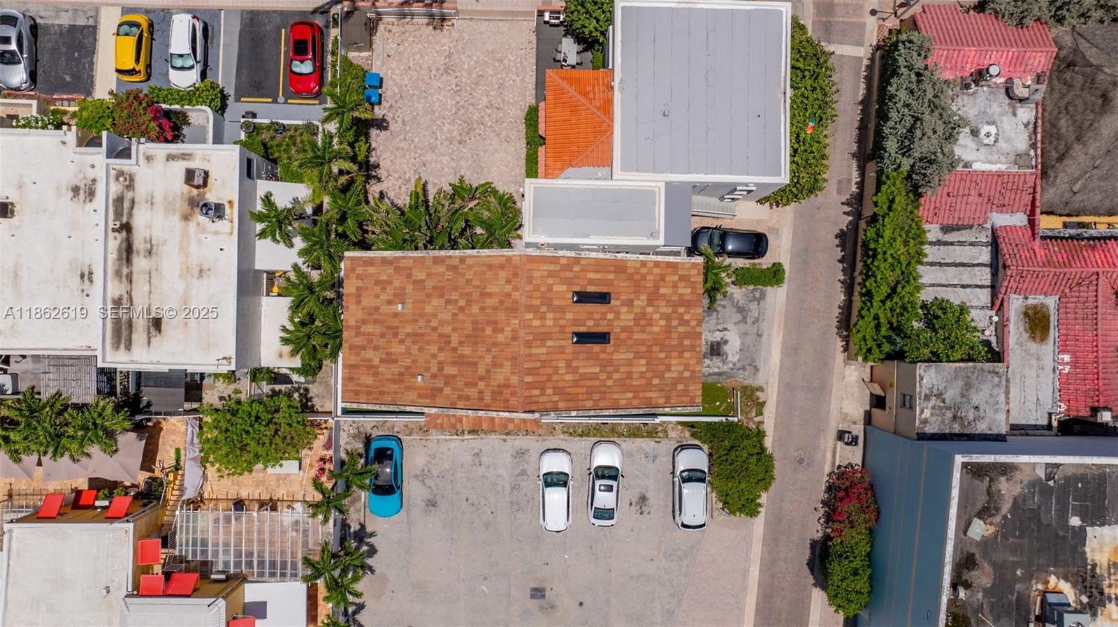 311 North Surf Road, Unit 311 Hollywood, FL 33019 - Photo 26 of 68 an aerial view of multiple houses
