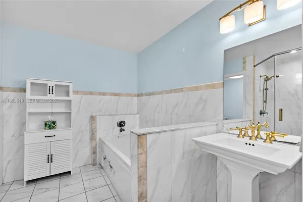 $17,000 | 311 North Surf Road, Unit 311, Hollywood, FL 33019