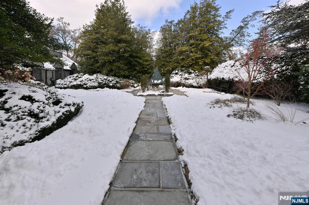 140 Bellair Road, Unit Q Ridgewood, NJ 07450 - Photo 27 of 28