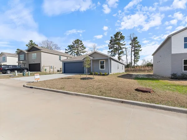 a view of a house with a entertaining space