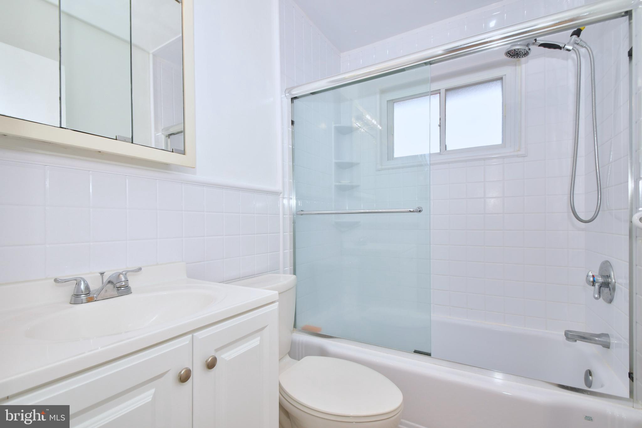 811 Milford Mill Road Baltimore, MD 21208 - Photo 21 of 49 Main level full bath
