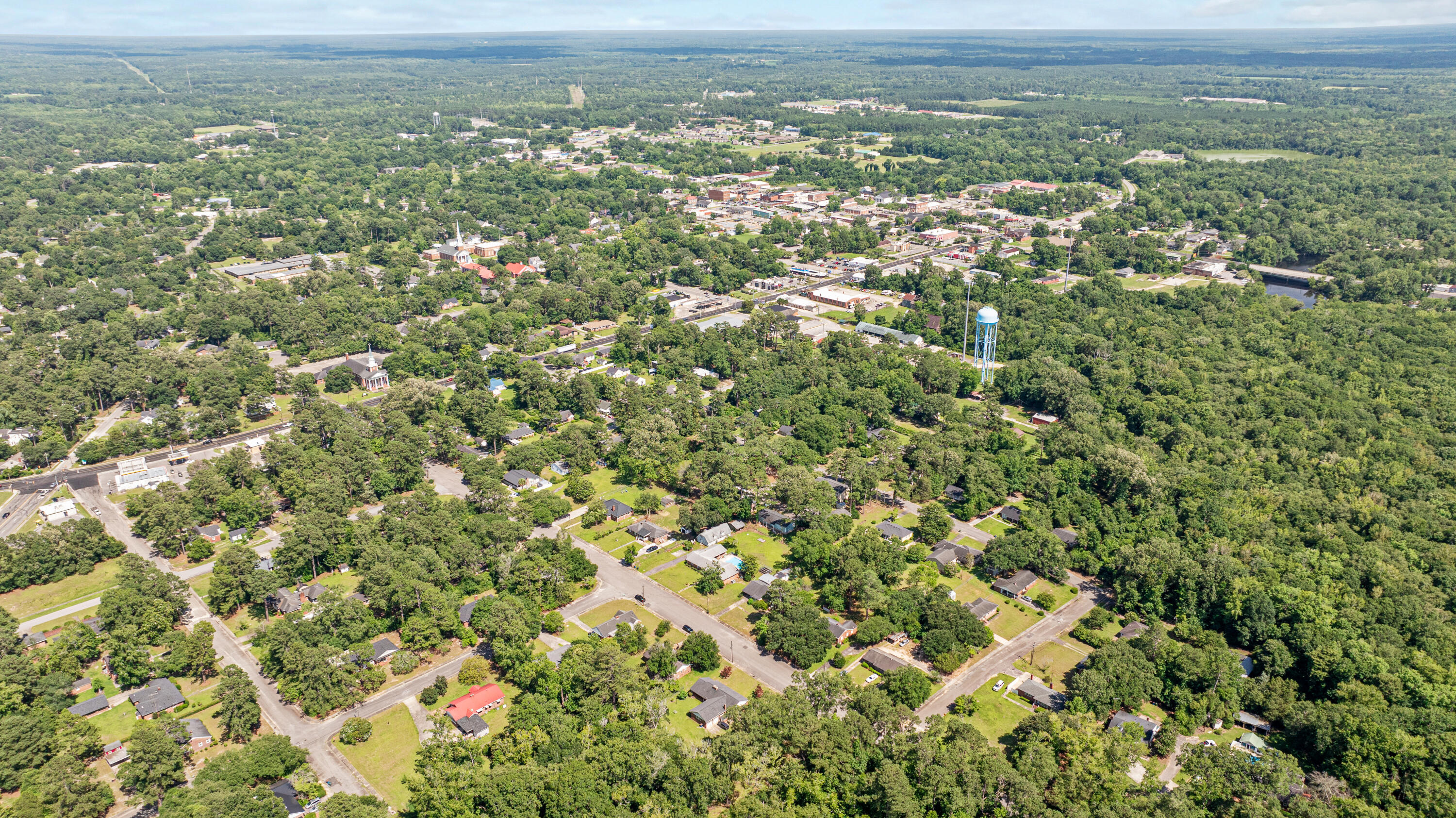 600 Virginia Street Kingstree, SC 29556 - Photo 4 of 13 600VirginiaSt.NicoleBurbagePhoto-4