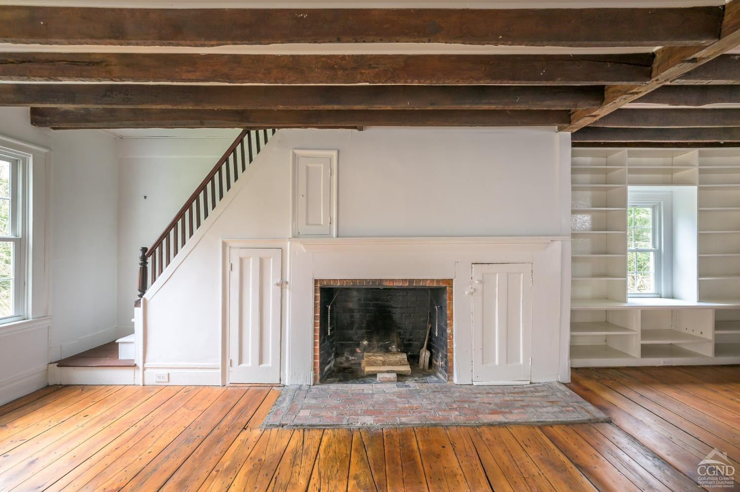 1606 Bulls Head Road Clinton Corners, NY 12514 - Photo 4 of 92 Living Room