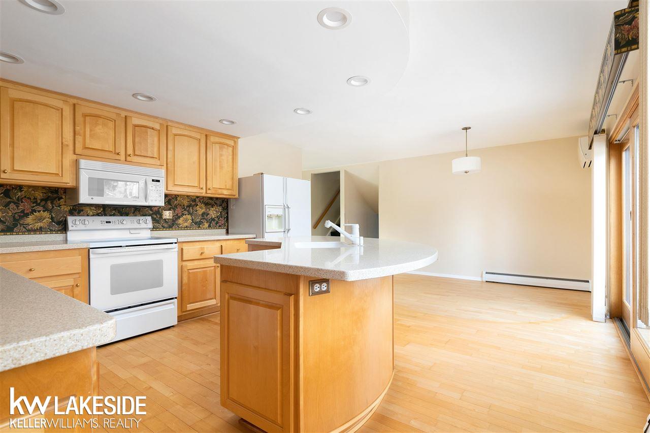 501 Longford Drive Rochester Hills, MI 48309 - Photo 13 of 38