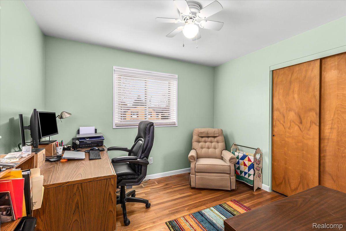 17523 Rougeway Street Livonia, MI 48152 - Photo 18 of 28 Gallery Image 18