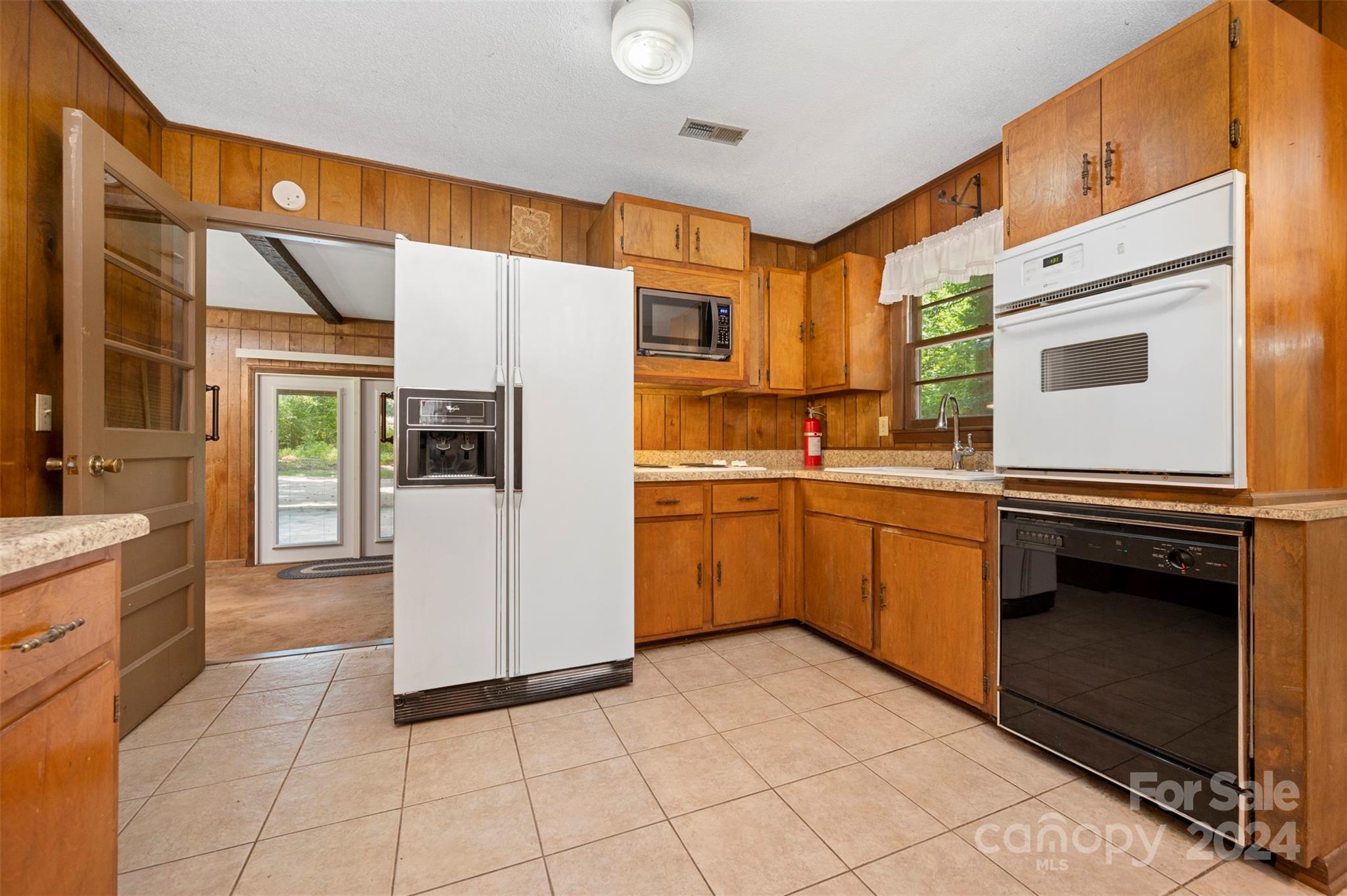 182 Collett Street Rutherfordton, NC 28139 - Photo 14 of 33