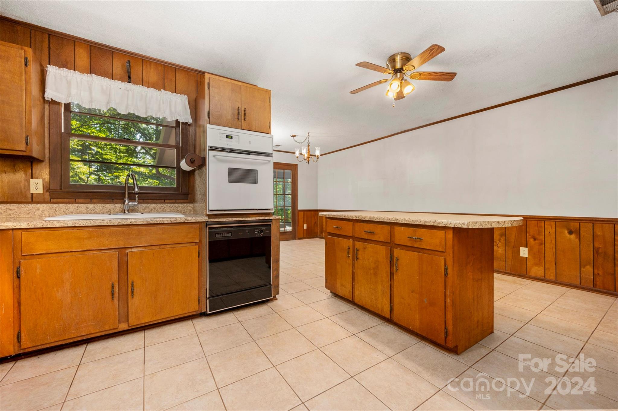 182 Collett Street Rutherfordton, NC 28139 - Photo 6 of 33