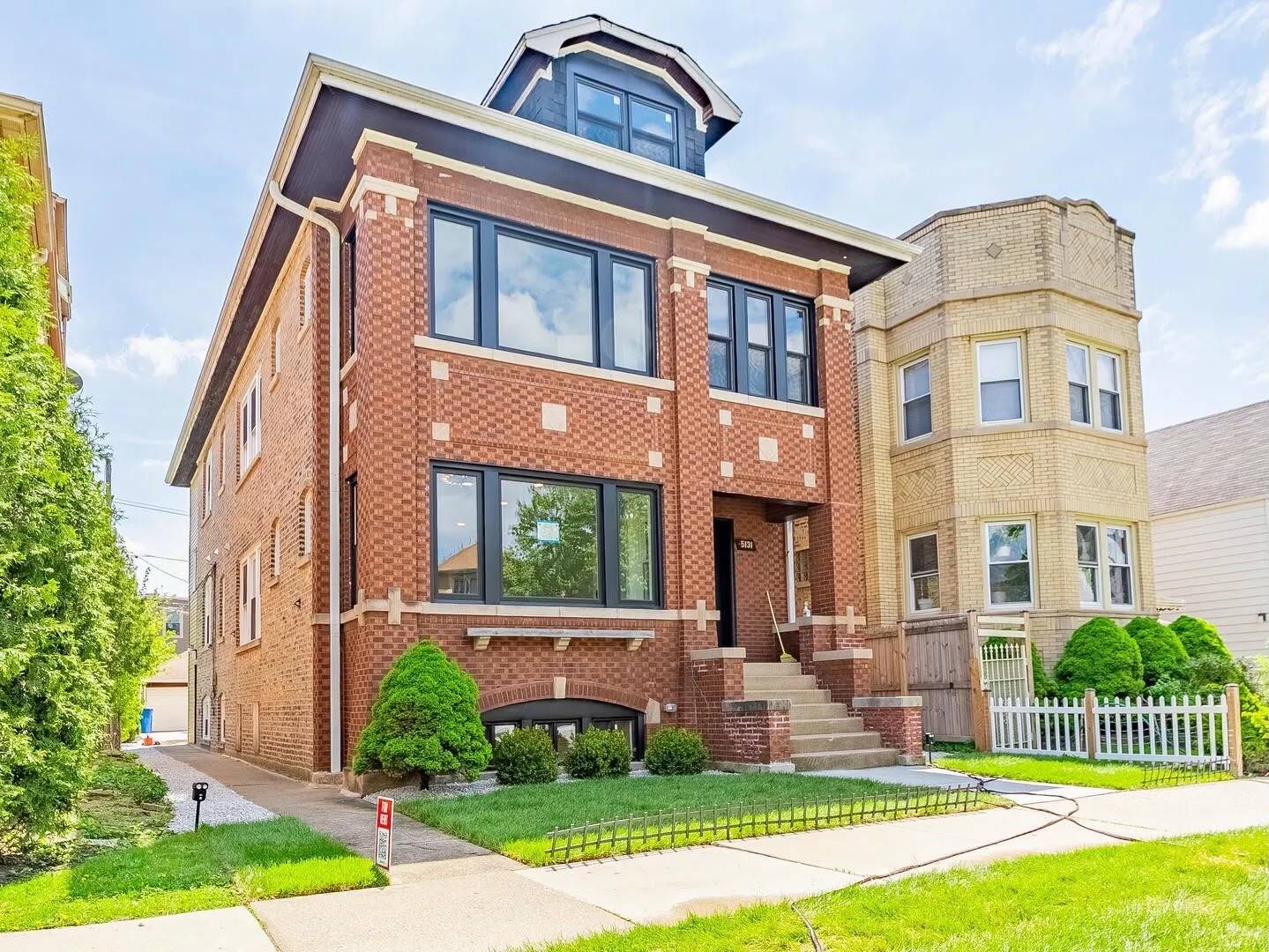 5131 West Roscoe Street, Unit 2 Chicago, IL 60641 - Photo 2 of 22