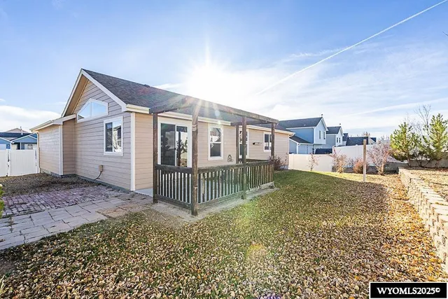 $365,000 | 302 Via Assisi, Rock Springs, WY 82901