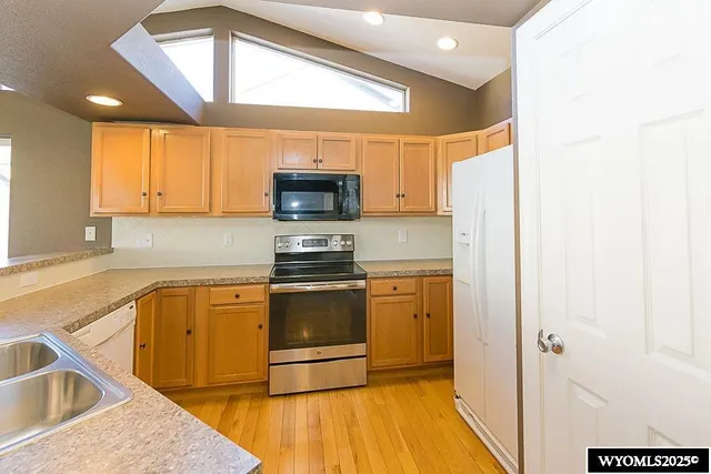 $365,000 | 302 Via Assisi, Rock Springs, WY 82901