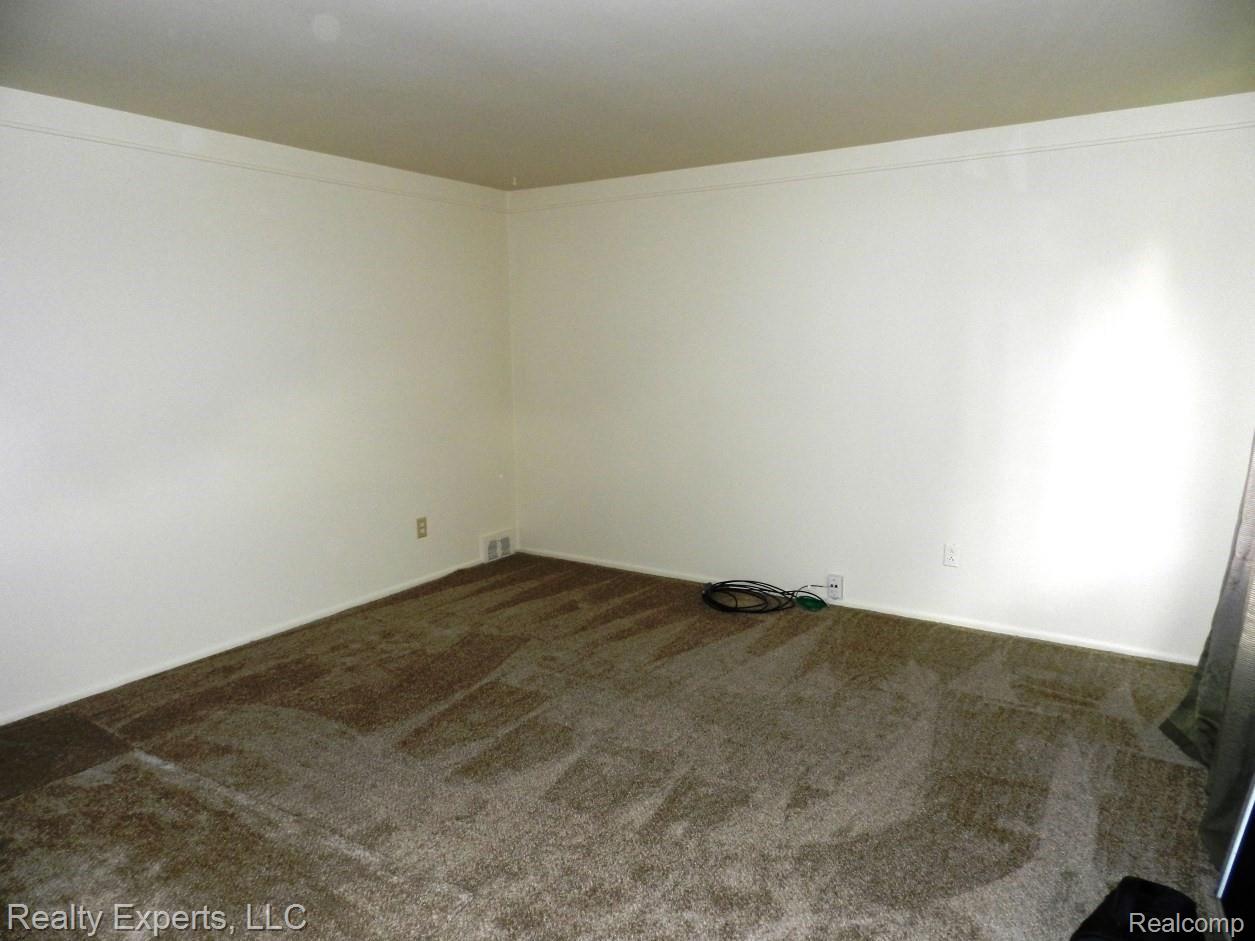 2 living room.jpg