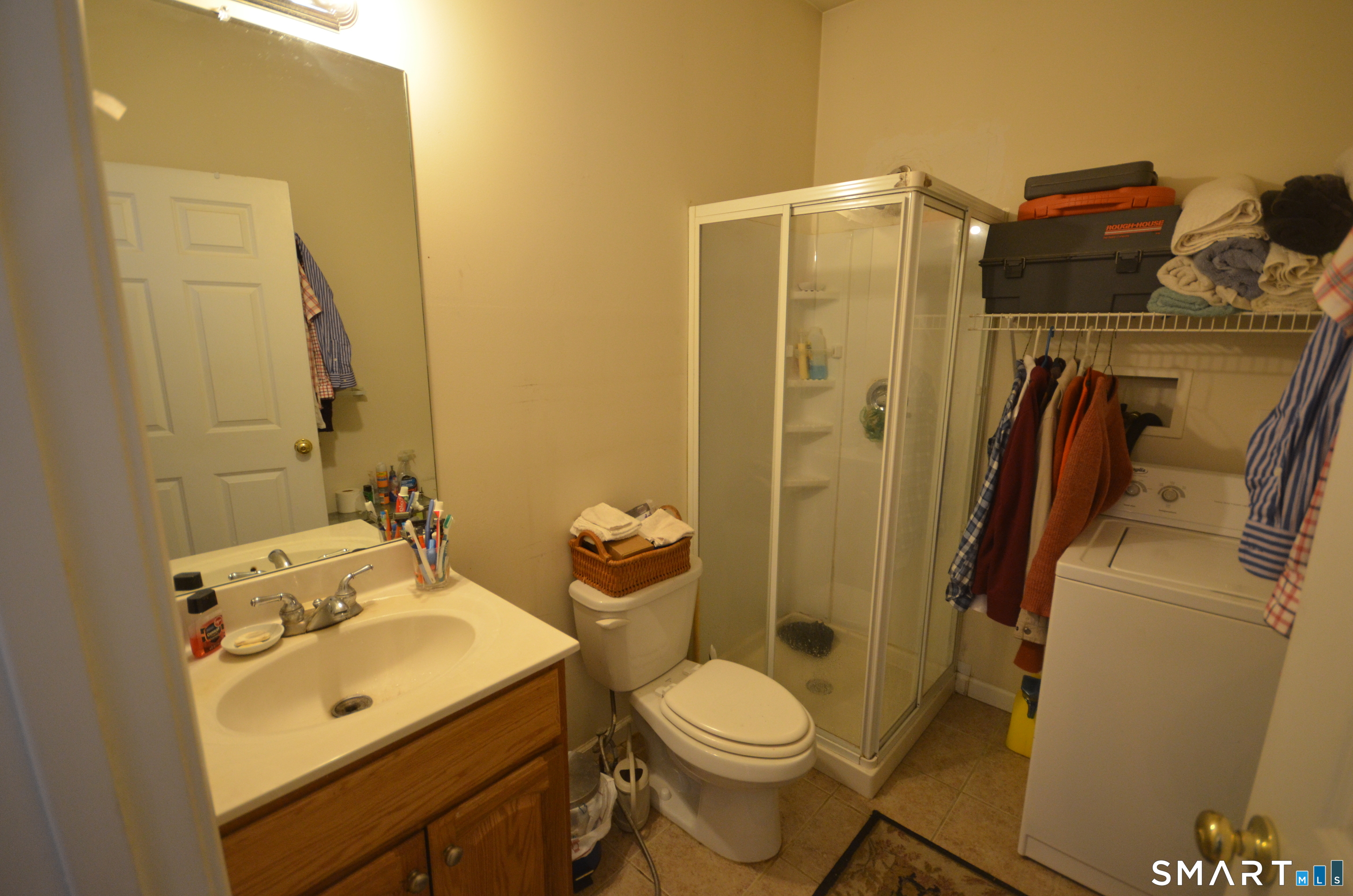 1376 Chopsey Hill Road Bridgeport, CT 06606 - Photo 14 of 35