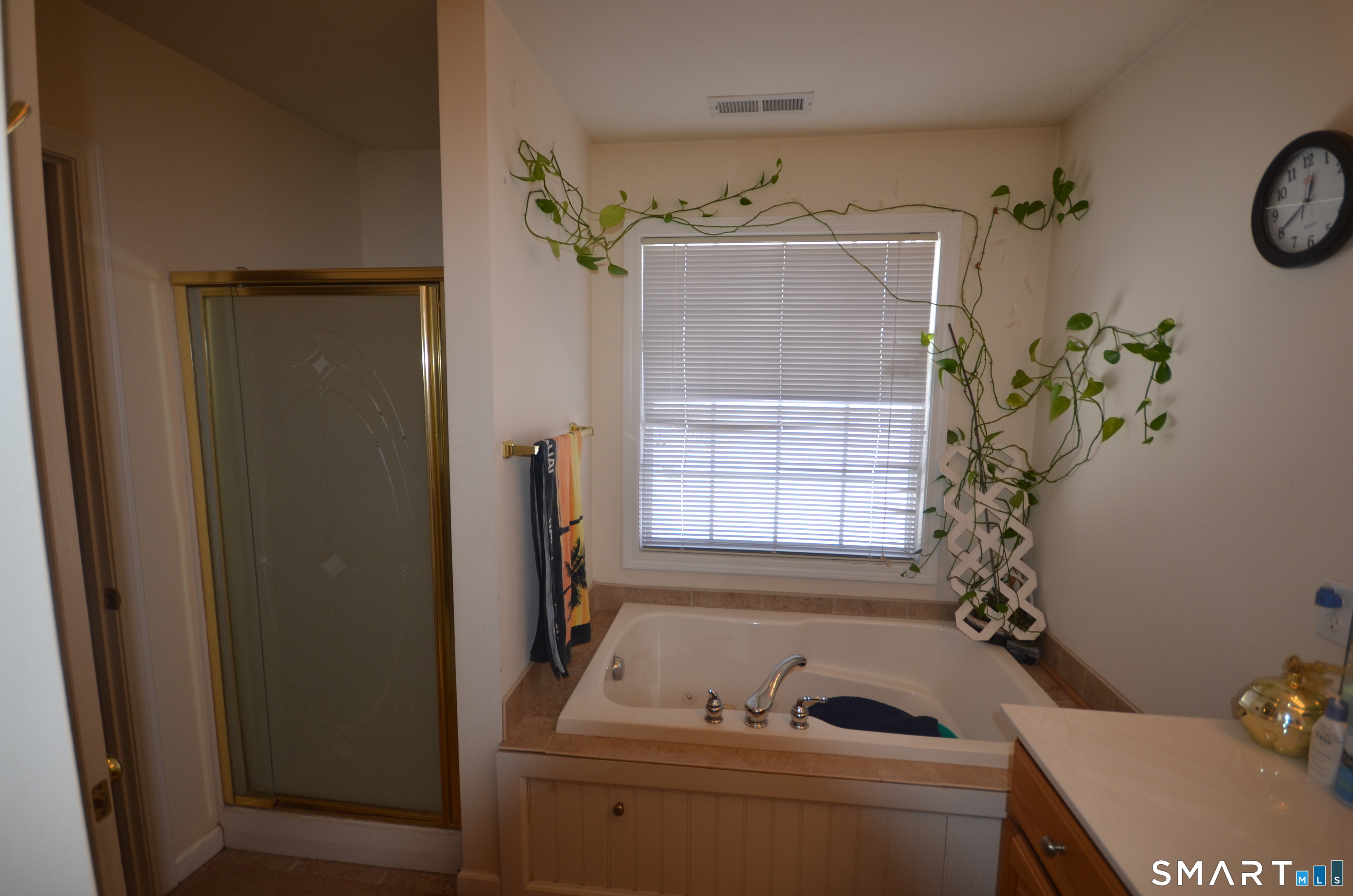 1376 Chopsey Hill Road Bridgeport, CT 06606 - Photo 27 of 35