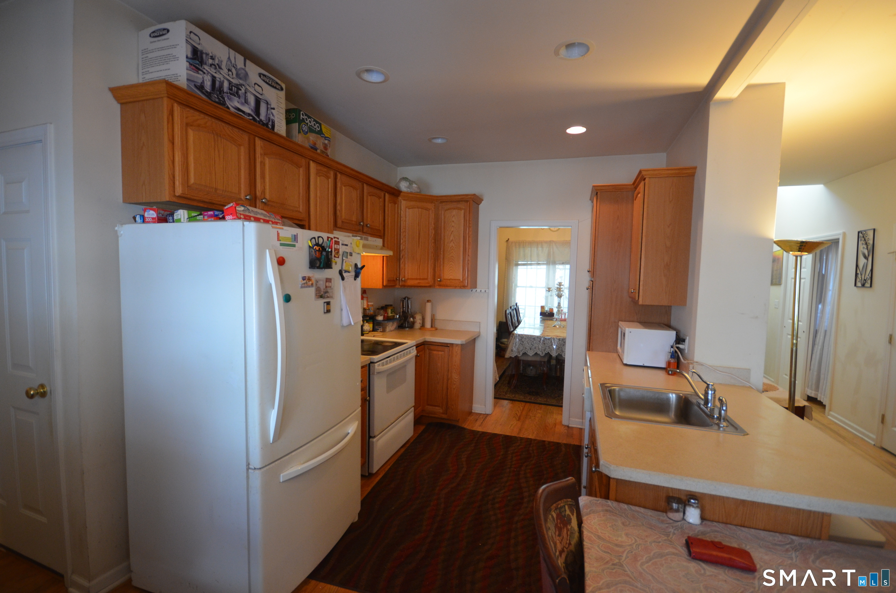 1376 Chopsey Hill Road Bridgeport, CT 06606 - Photo 5 of 35