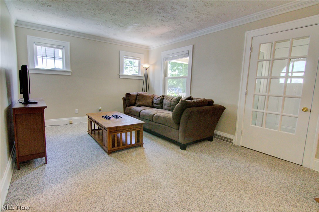 1145 Winston Road Cleveland, OH 44121 - Photo 7 of 31