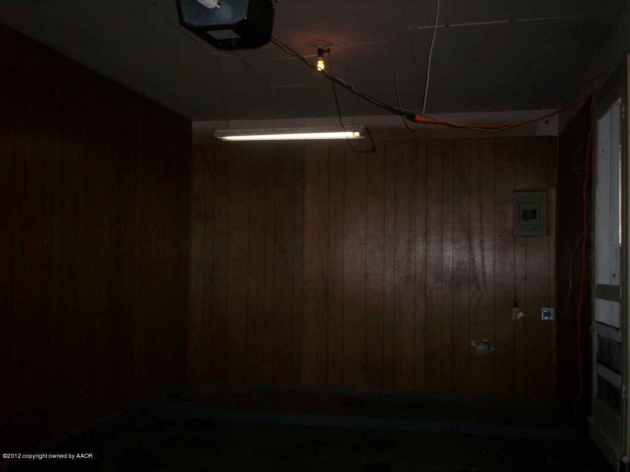 5201 South Travis Street Amarillo, TX 79110 - Photo 16 of 20 a view of a elevator