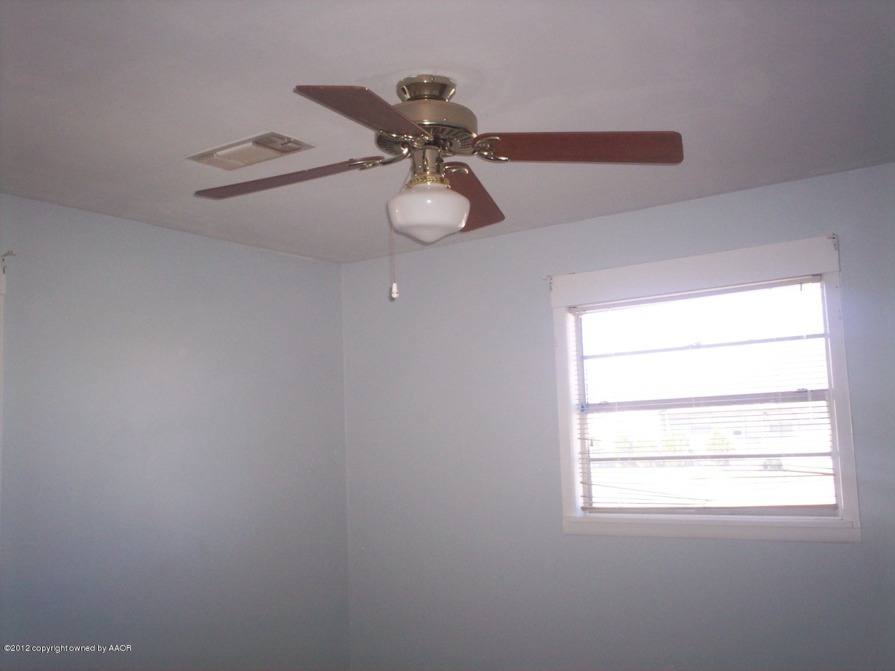 5201 South Travis Street Amarillo, TX 79110 - Photo 10 of 20 a small space with a window