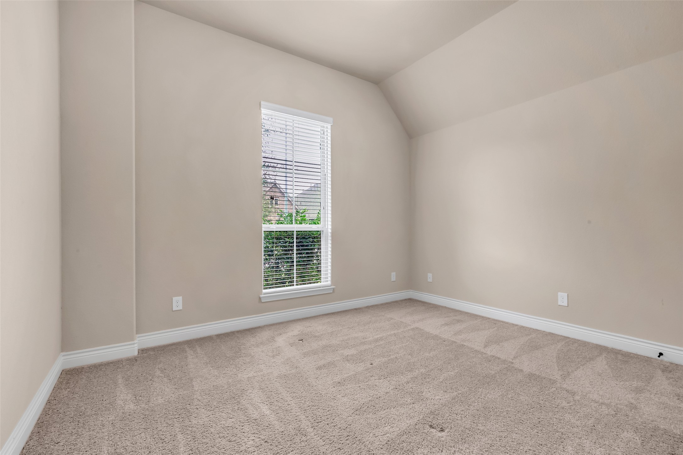 27946 Emory Cove Drive Spring, TX 77386 - Photo 19 of 25 an empty room with a window