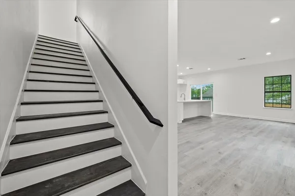 $2,400 | 727 East 40th Street, Houston, TX 77022