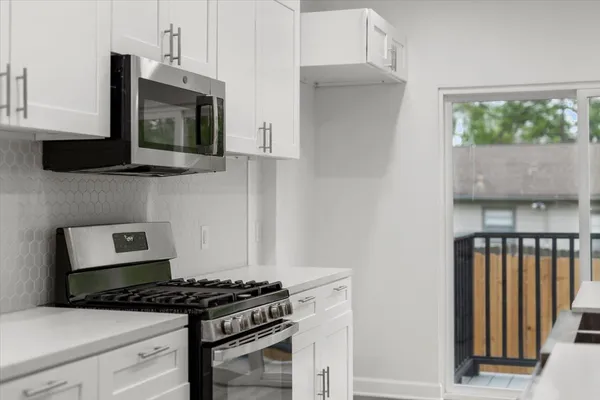 $2,400 | 727 East 40th Street, Houston, TX 77022